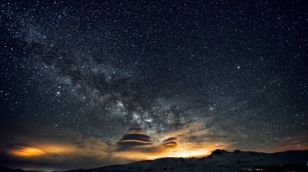 Ночное звездное небо