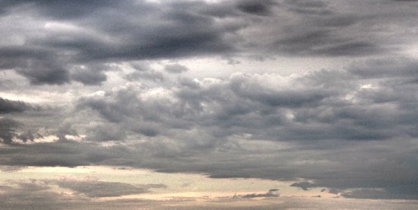 Серое небо с облаками