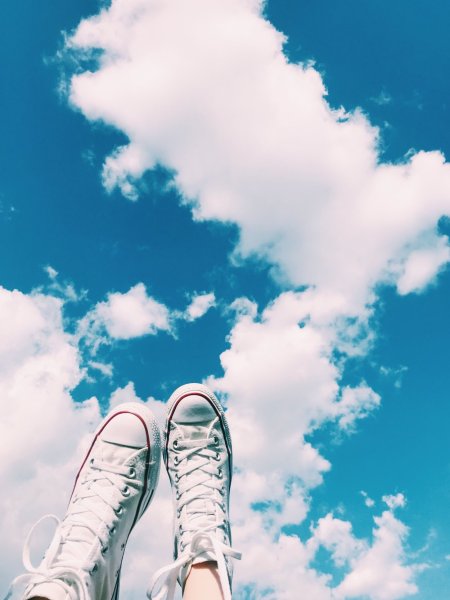 Кроссовки в небе
