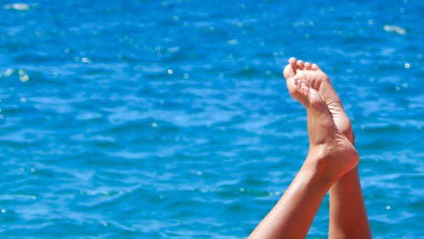 Женские стопы