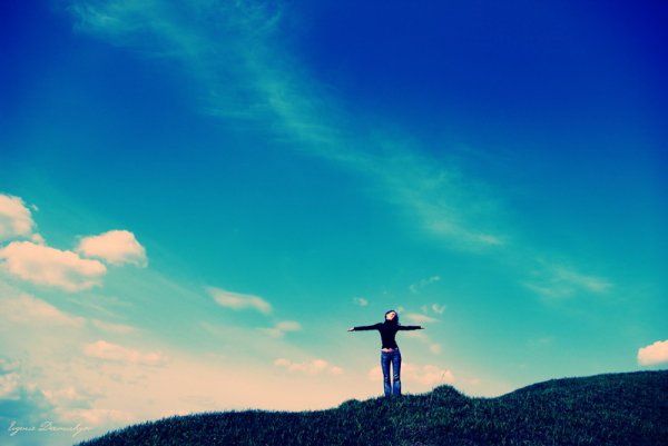 Человек между небом и землей картинки