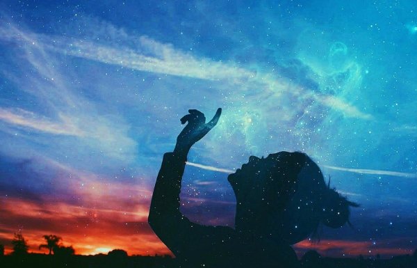 Девушка звездное небо космос