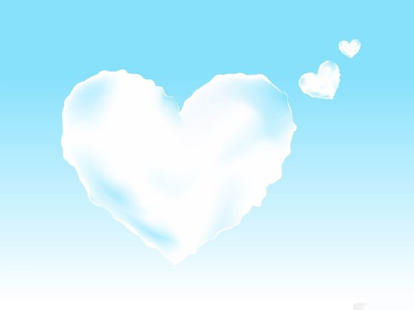 Воздушные шарики сердечки в небе