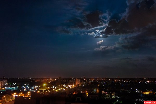 Ночное небо в городе