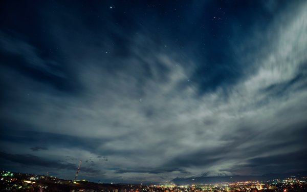 Ночное небо в городе