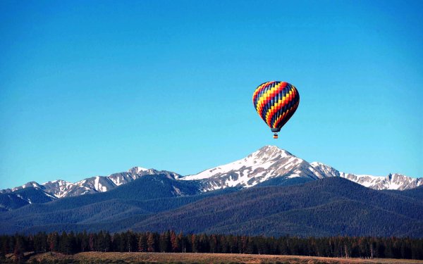 Воздушный шар с корзиной