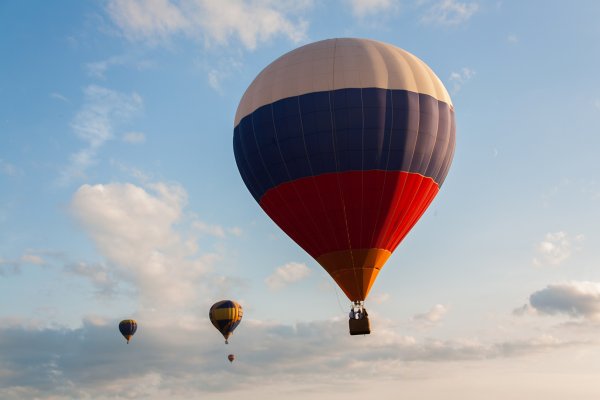 Воздушный шар в небе