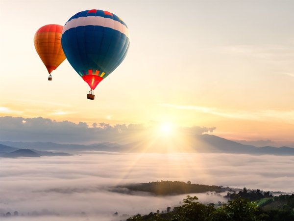 Воздушный шар в небе