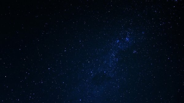Ночное небо с облаками