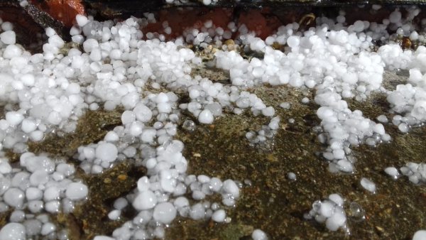 Крупный град