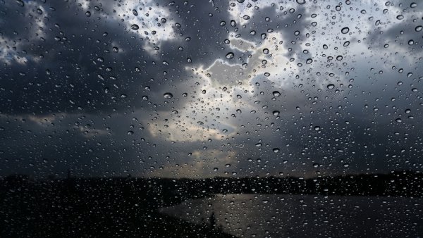 Плачущее небо