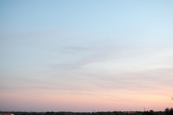 Ясное вечернее небо