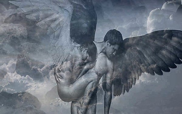 Пара с крыльями