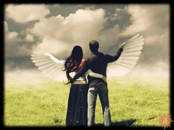 Парень и девушка с крыльями