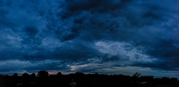 Солнце на голубом небе