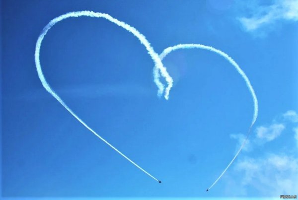 Сердце в небе самолет