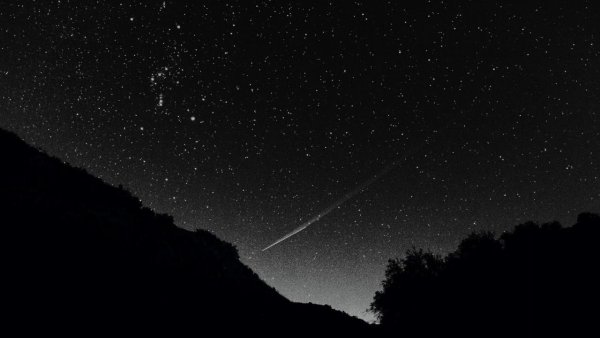 Темное звездное небо