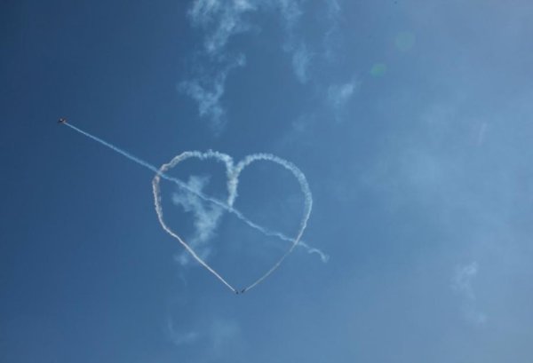 Сердечко из самолетов