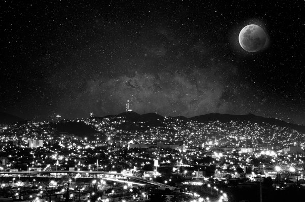 Космос черно белый