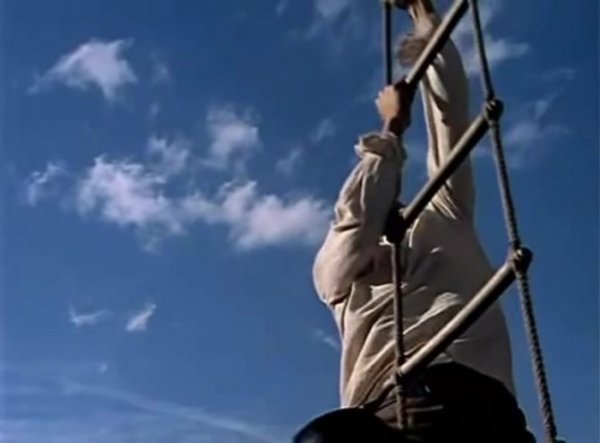 Веревочный мост в тумане