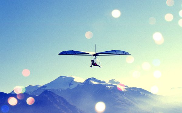 Дельтаплан над горами