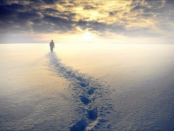 Человек уходящий в небо