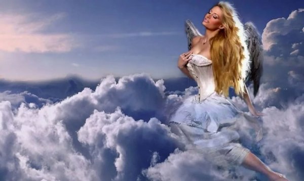 Девушка летает в облаках