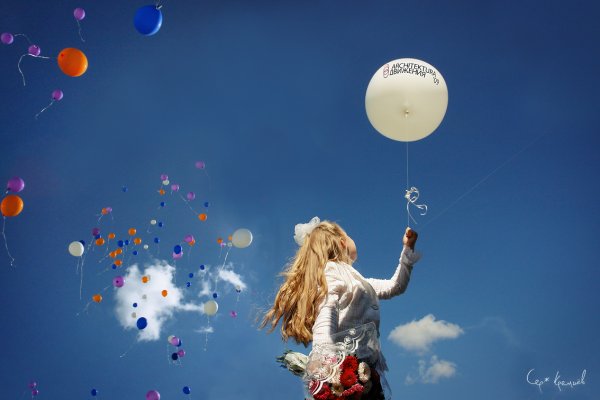 Воздушный шарик улетает