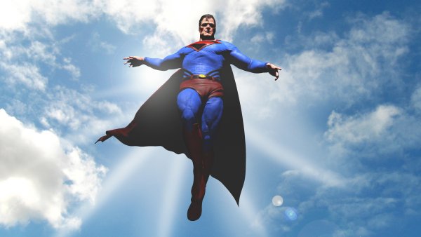 Супергерой в воздухе