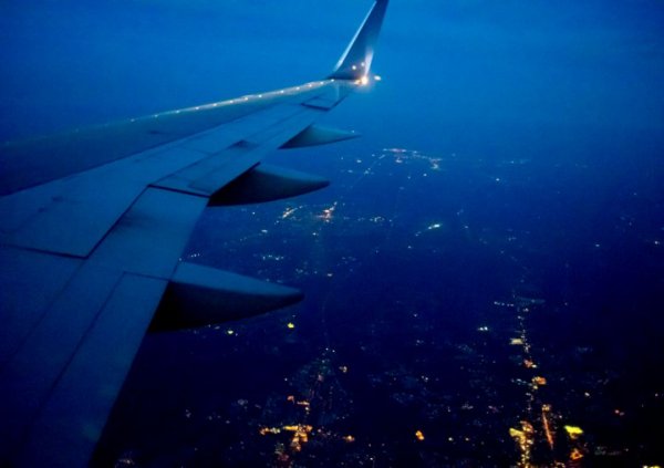 Самолет на закате