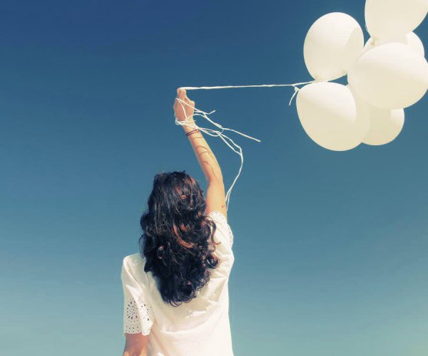 Красные шары в небе