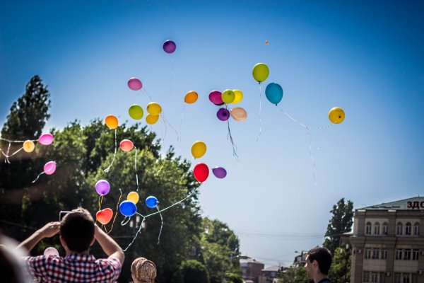 Запуск фонариков в небо