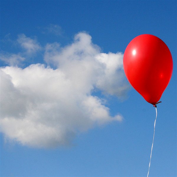 Цветные шары в небе