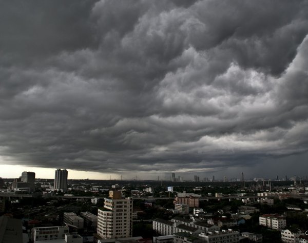Закат над городом