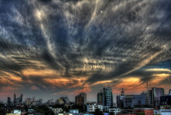 Ясное небо над городом