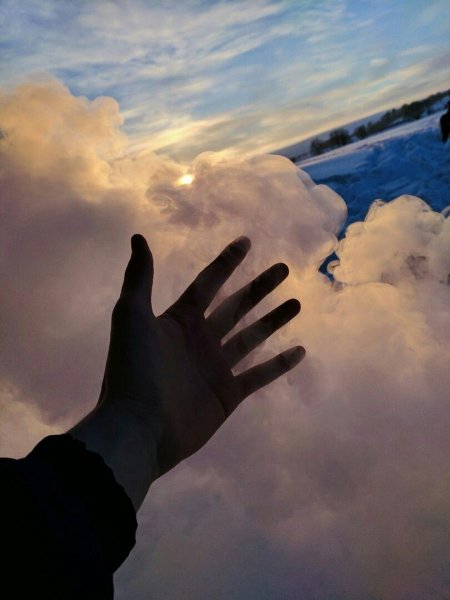 Руки к небу