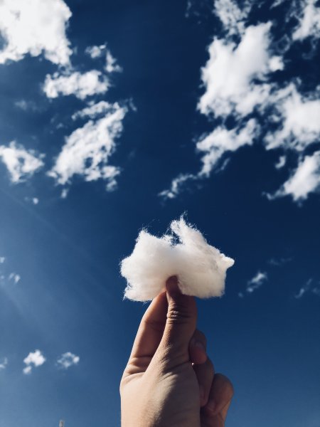 Одинокий парень в городе