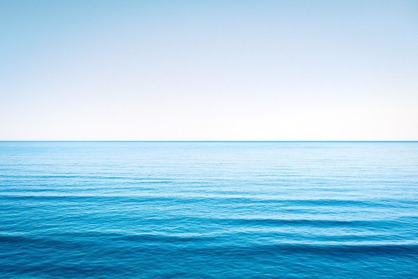 Облака над морем