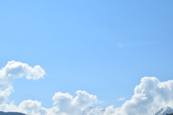 Голубое небо с облаками