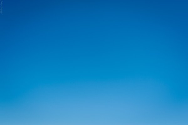 Голубой фон