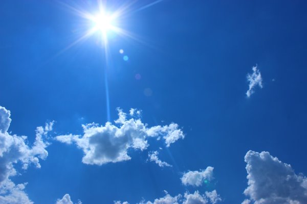 Ясное голубое небо