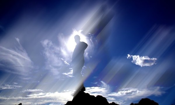 Уходит в небо