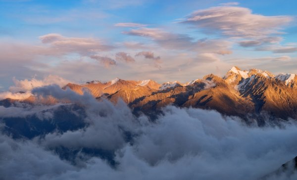 Рассвет в горах