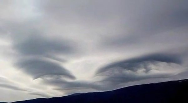 Глаза Бога в небе