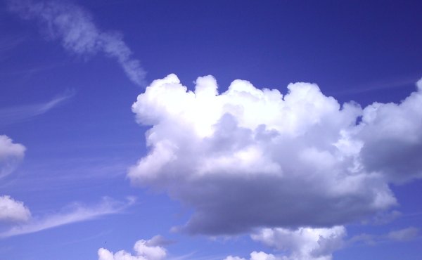 Облака плывут