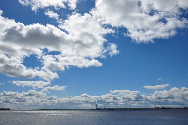 Летнее небо с облаками