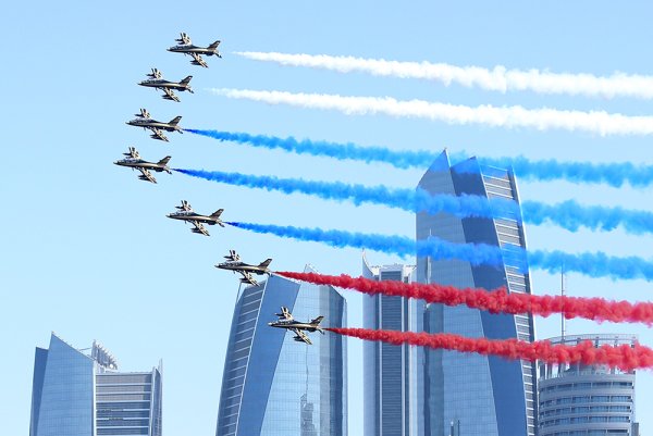 Самолет Россия в небе