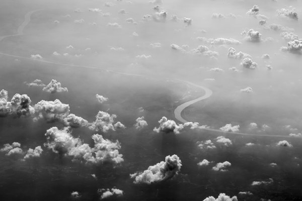 Черно белое небо