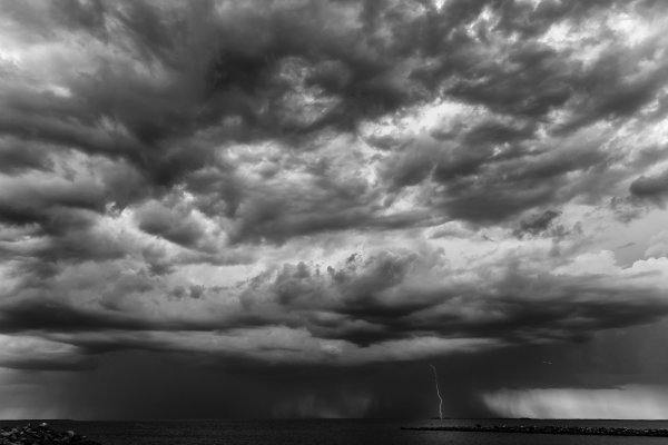 Лучи солнца сквозь облака