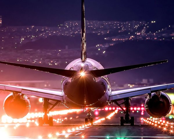 Ночной аэропорт